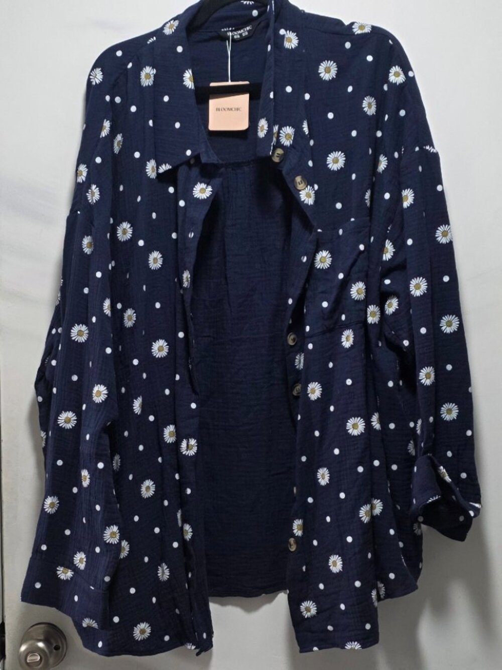 NWT BloomChic Size US26 Floral Overshirt